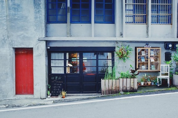 【藝想生活美學館】《非書店》：在水湳洞山城裡，開啟生活的對話
