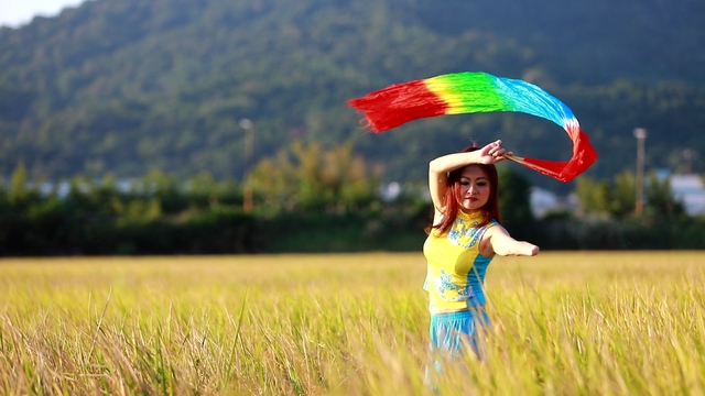 百變女王透過藝術治療找到人生色彩