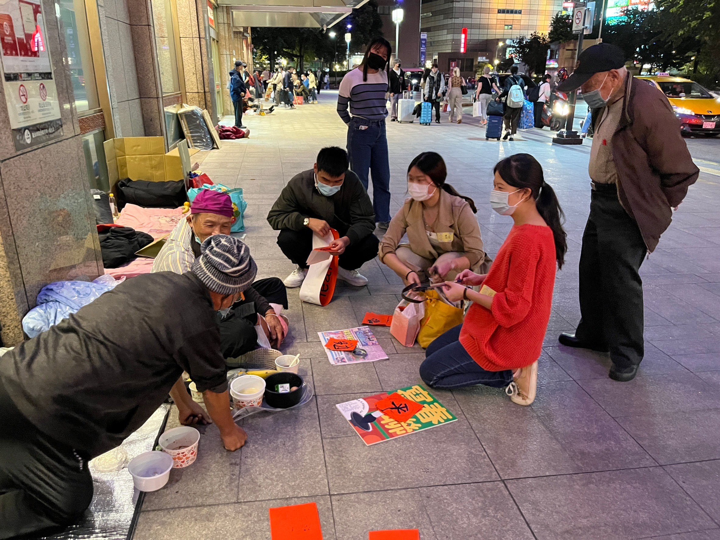 無家者尾牙宴，品味街頭上的百味人生