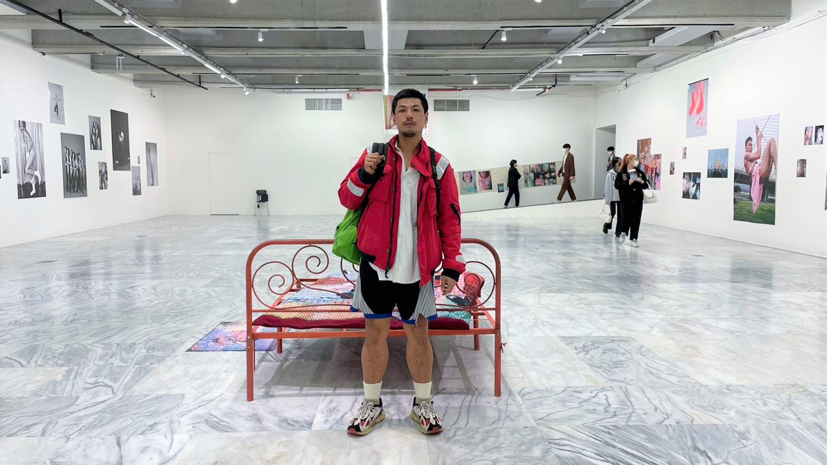 「居家娛樂」錄影帶，解密當代對於性與身分的認同