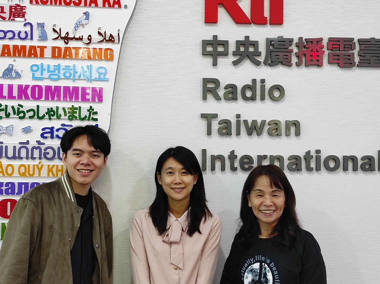 張郅忻的「客途三部曲」－－《織》、《海市》、《山鏡》訴說家族與大時代的故事