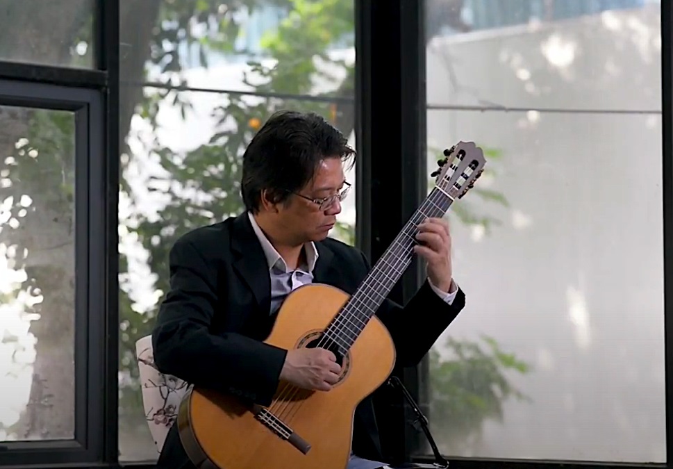 香港音專、西班牙音樂和非典型音樂人的生存狀態：周啟良訪談  Hong Kong Music Institue, Spanish music culture, and the ecology of musicians：Stephen Chau Interview