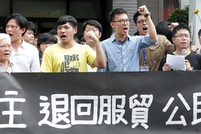 兩岸服貿協議啟動  學者：臺灣不會步香港後塵
