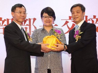 新勞動部長上任 取得勞資共識成考驗