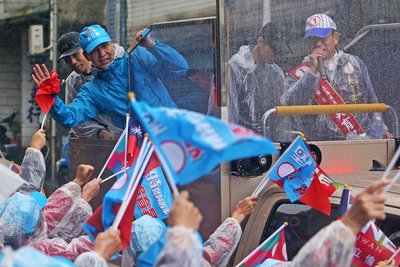 選前衝刺 3黨忙衝票固票