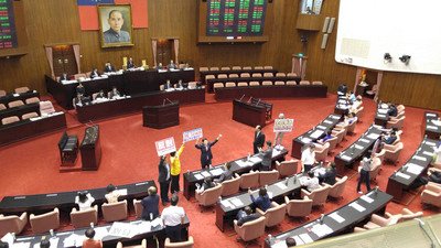 新國會登場 藍綠內外考驗多