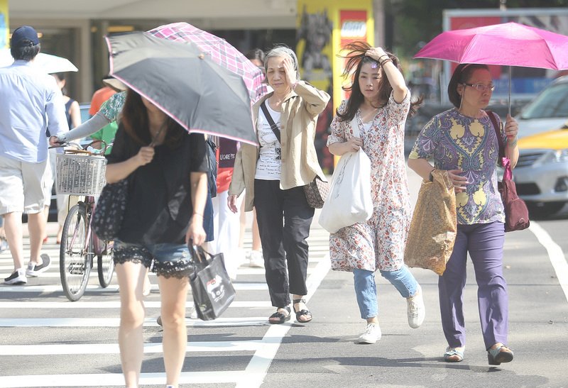 未來4天高溫炎熱 週五留意熱低擾台