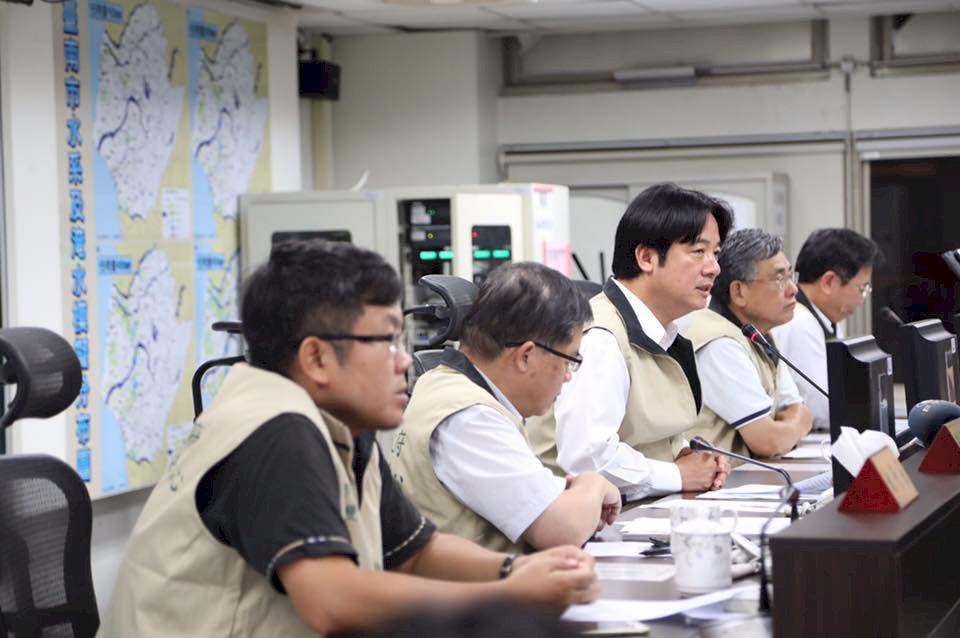 大雨不斷 台南清晨宣布停班停課