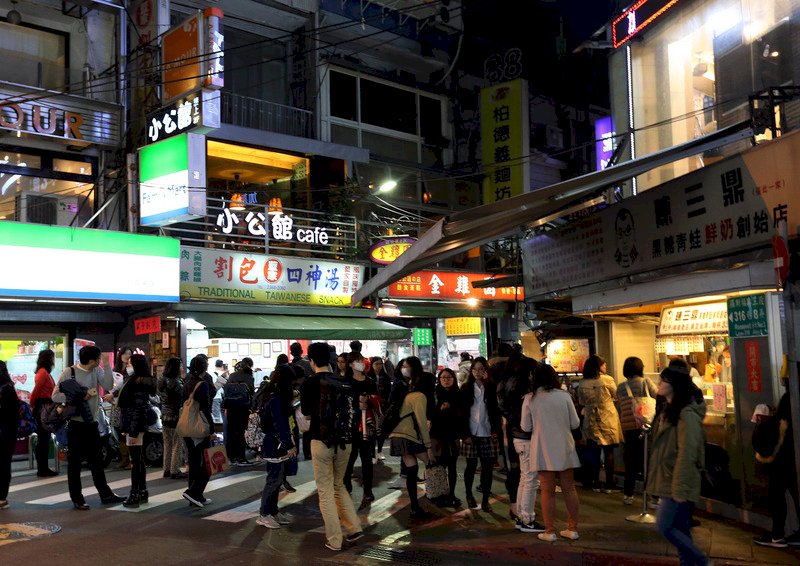 一例一休影響趨緩 7月外食費漲幅縮小