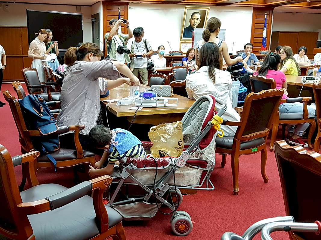 學保不保重症兒 立委批政府放棄弱勢族群