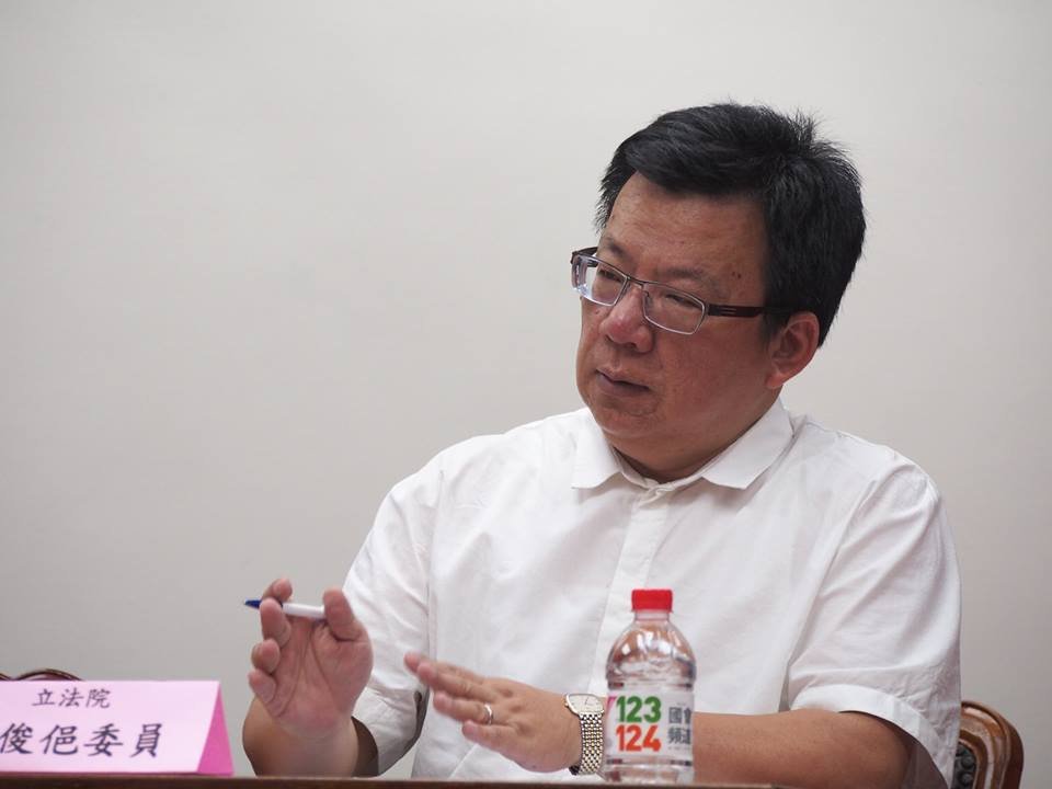 民進黨立委提案18日開臨會