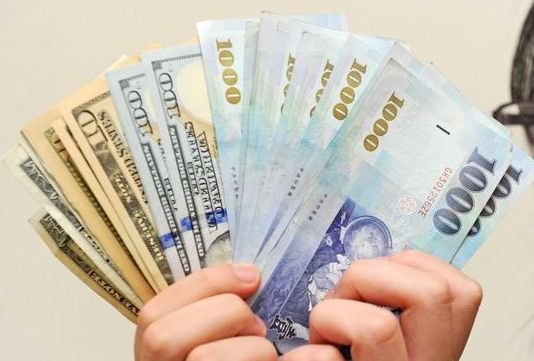 新台幣貶3.5分 收30.105元