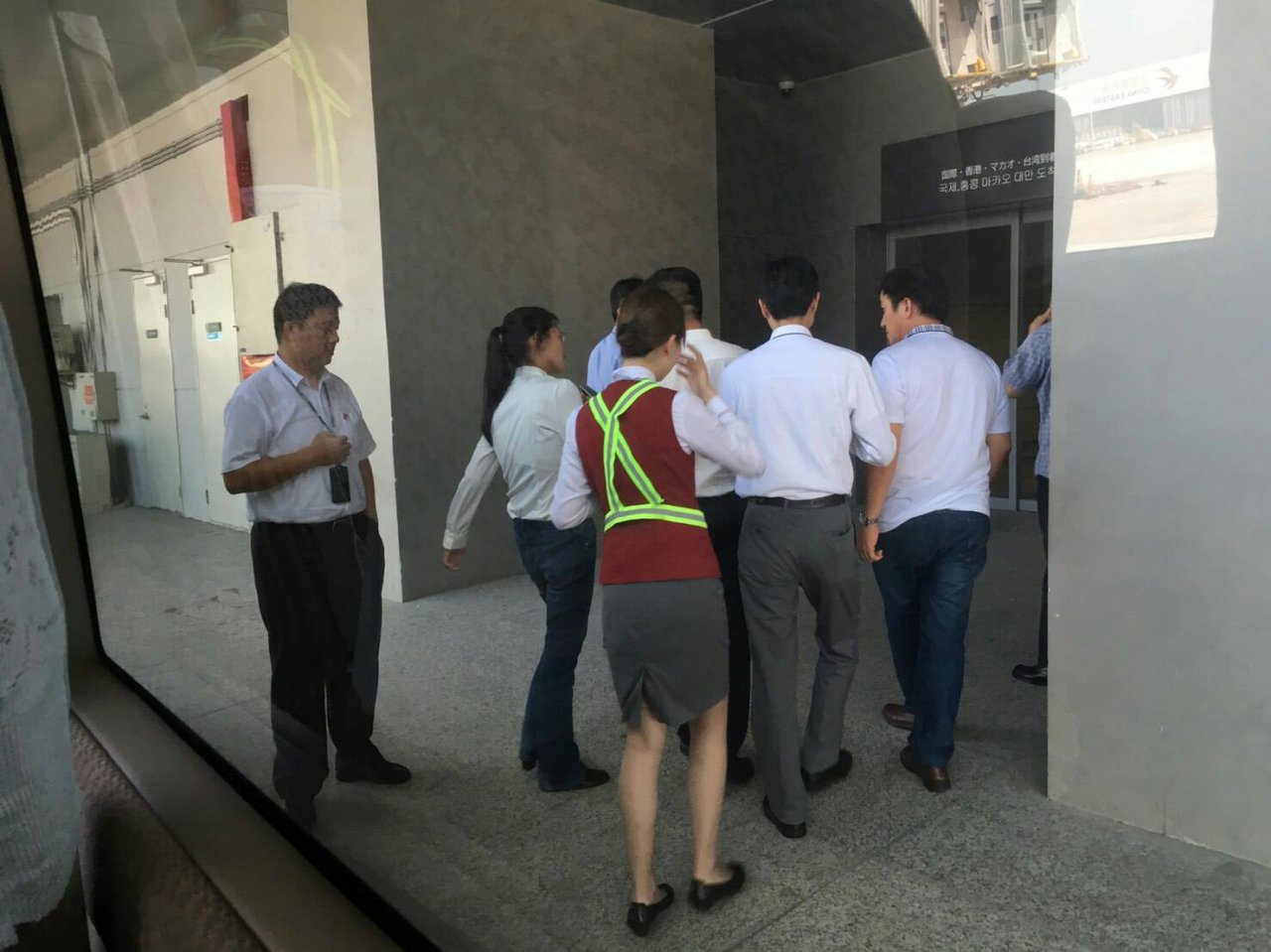 李凈瑜抵上海 順利通關