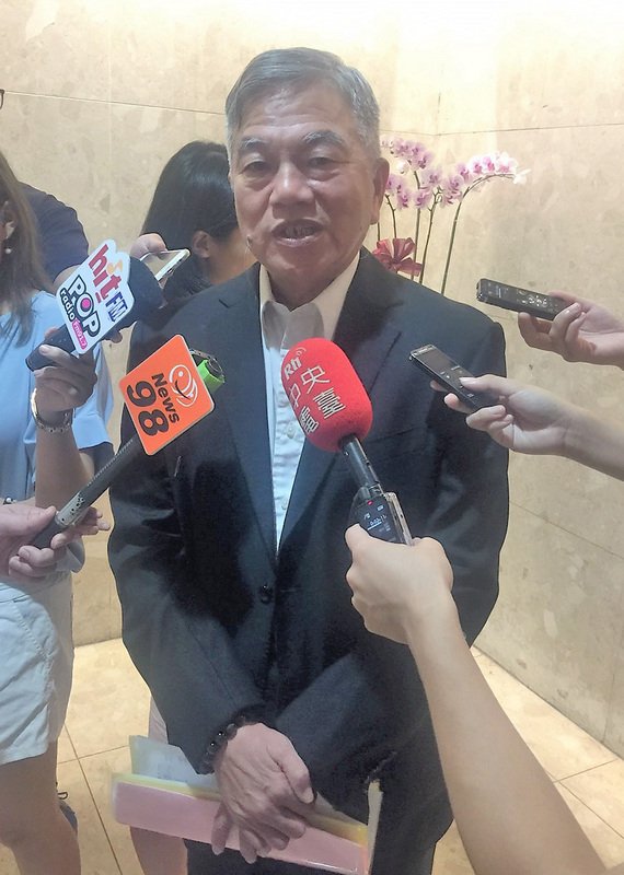 台電調薪漲電價？ 經長以花生喻人事占比