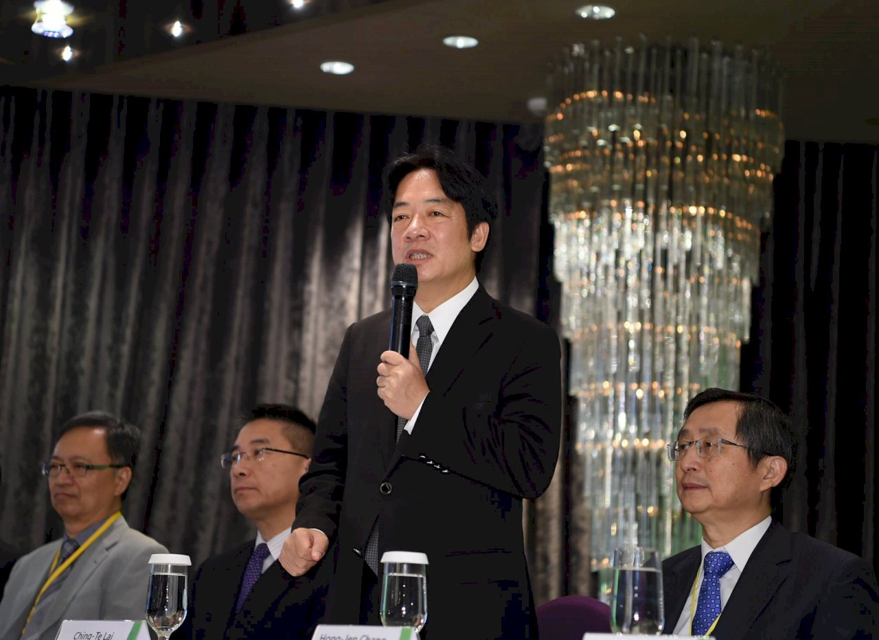 賴揆：積極推動疫苗研發 全力防治登革熱
