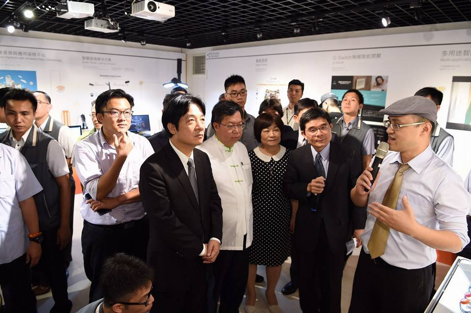 發展行動支付社會 賴揆要求訂定期程