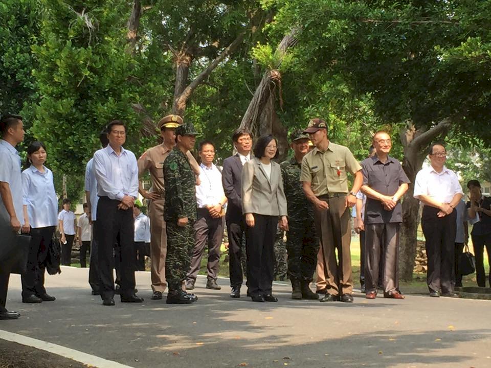總統慰勉國軍 釋戰鬥加給