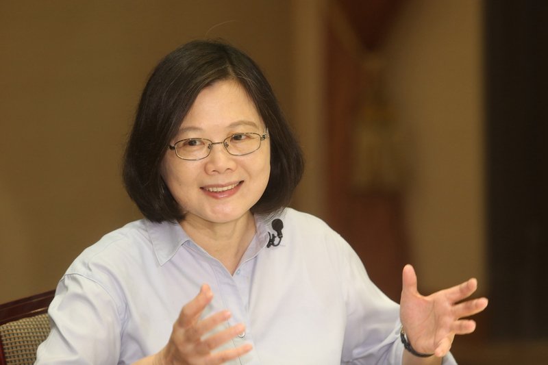 軍人年改方向 蔡總統：長留久用