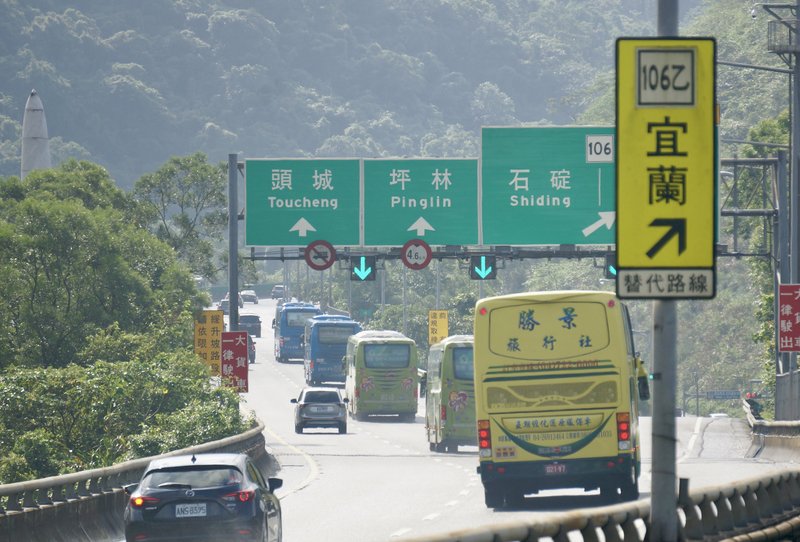 中秋連假前夕 國五陸續湧現車潮
