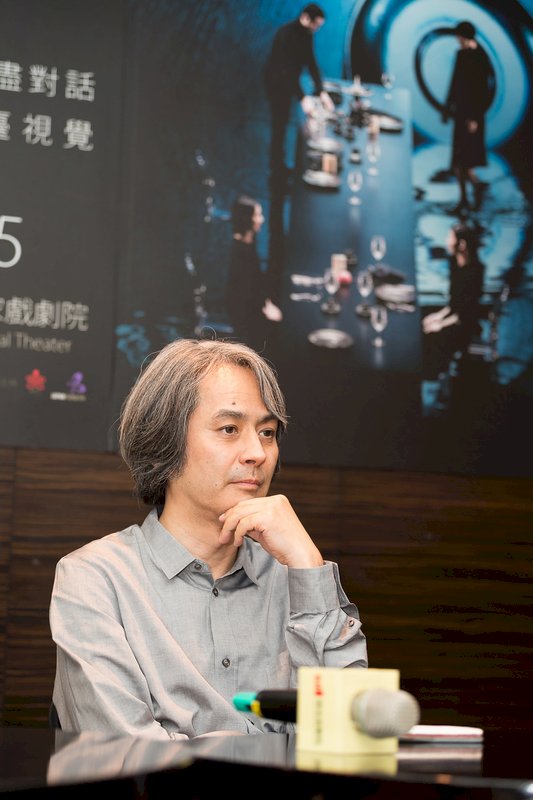 高谷史郎攜作品登台 阪本龍一助陣