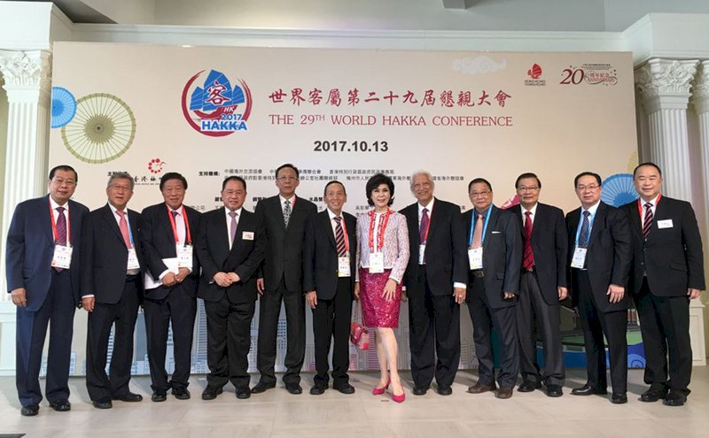 世界客屬懇親會 邱鏡淳行銷浪漫台三線