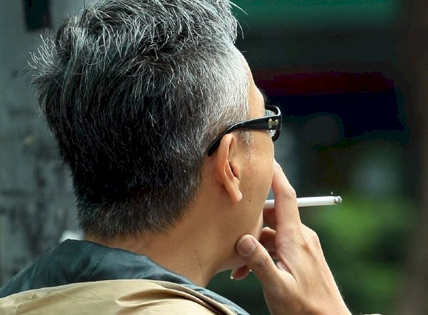 泰國將實施海灘禁菸令 違者罰款或坐牢