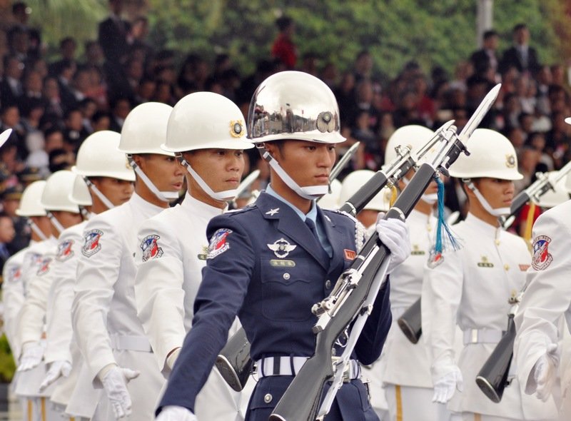 國會初審 延長軍官服役上限