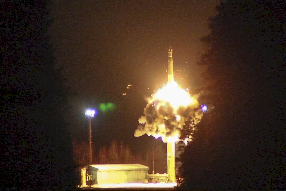 俄戰略核武演習 陸海空試射飛彈