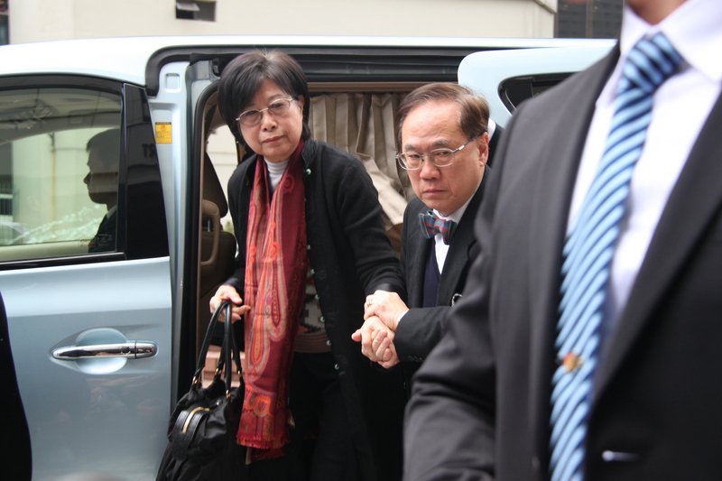曾蔭權收受利益案不再重審