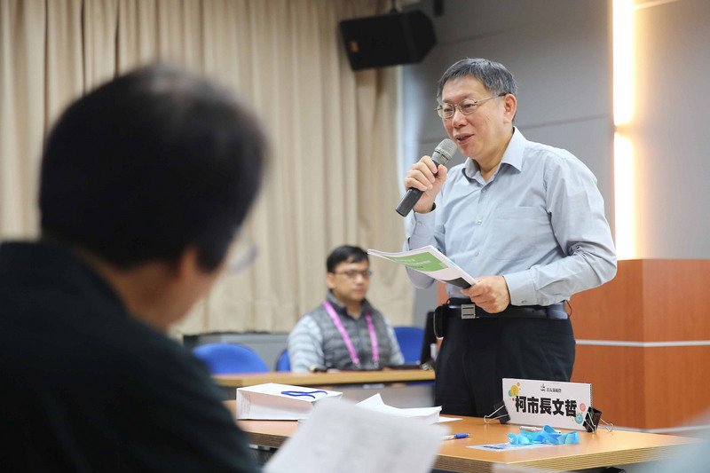 柯文哲敬老金買票說  其他五都提辯護