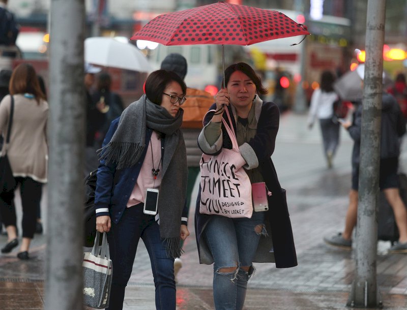 東北季風增強 北台飄雨下午轉涼