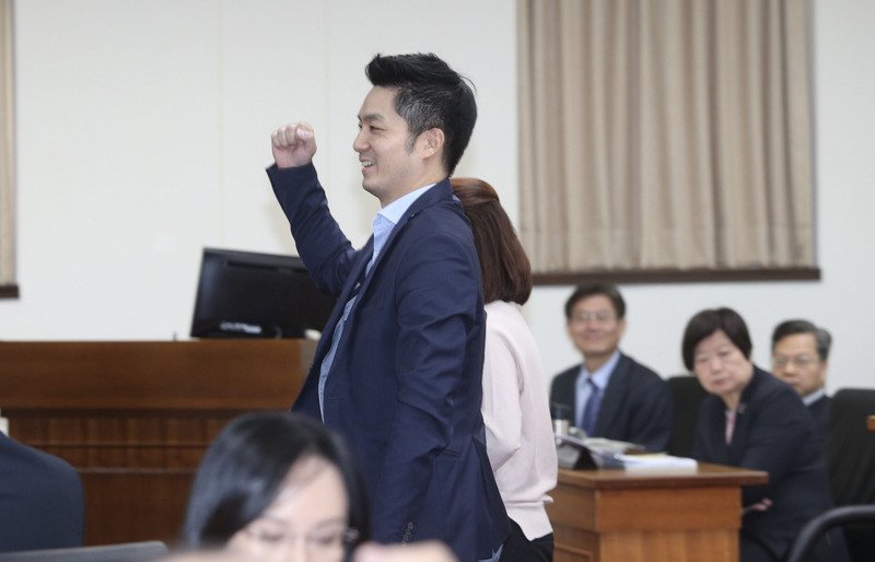 勞基法逐條討論不限時間 藍營提案通過了