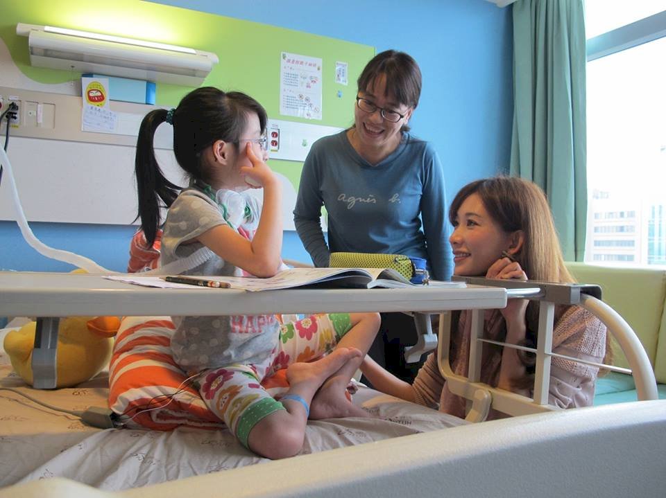 志玲姐姐做公益 再捐醫療儀器