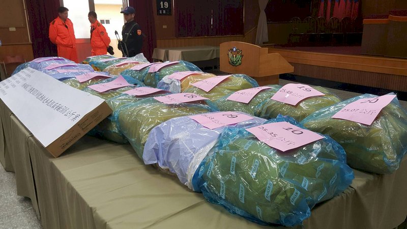 陸漁船走私毒品 澎湖檢警海上攔截