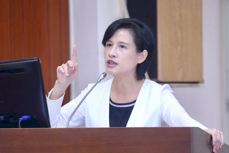阿嬤家成立週年 鄭麗君：人權教育基地