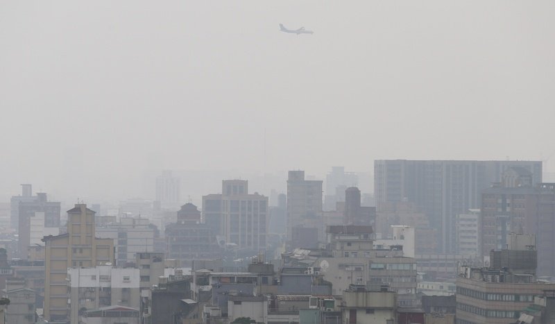 跨年境外空污來勢洶洶 西半部恐達紅害