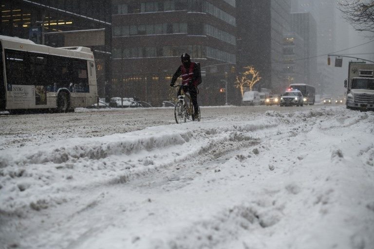 達弗斯20年最厚積雪 論壇來賓舉步維艱