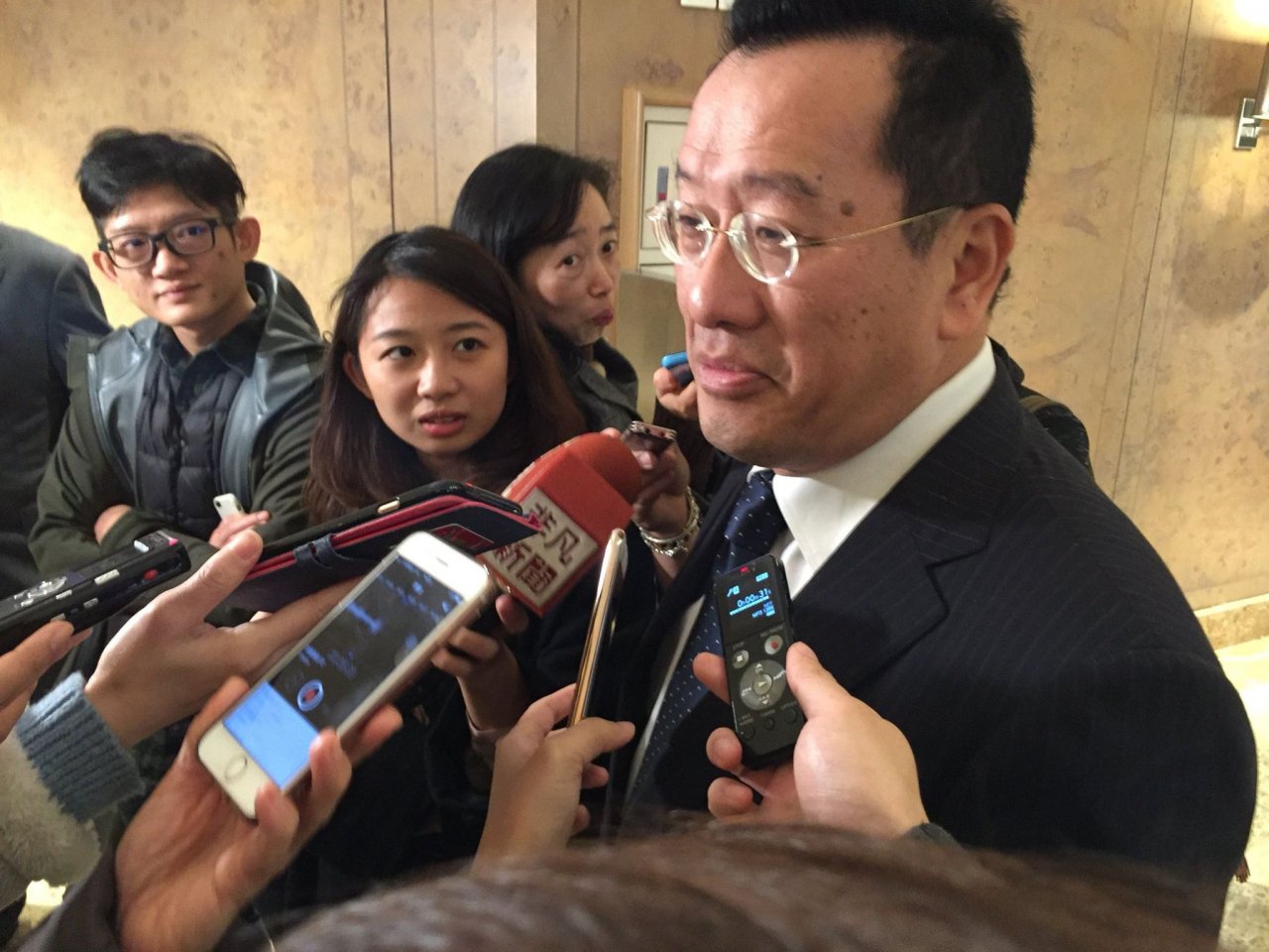經濟前景不明恐衝擊保險業獲利 顧立雄提3期許