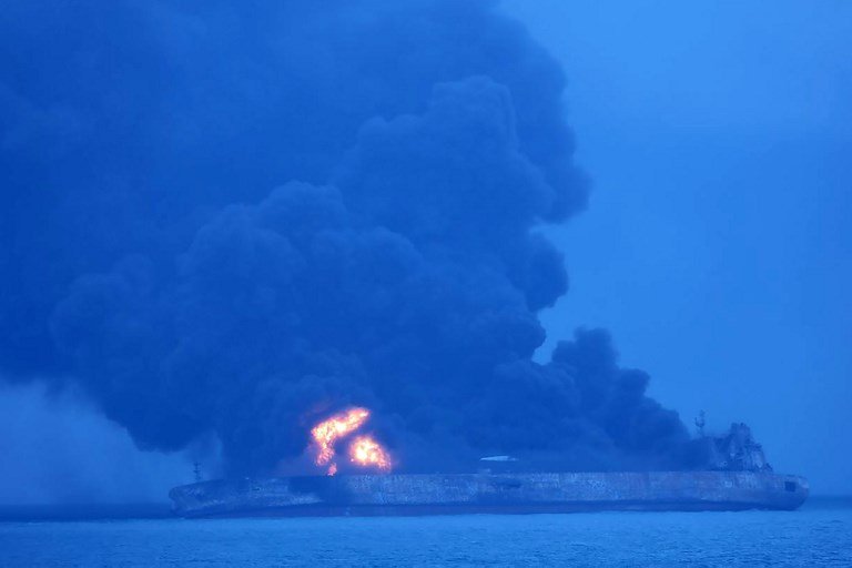 巴拿馬籍油船爆燃溢油 對台暫無影響
