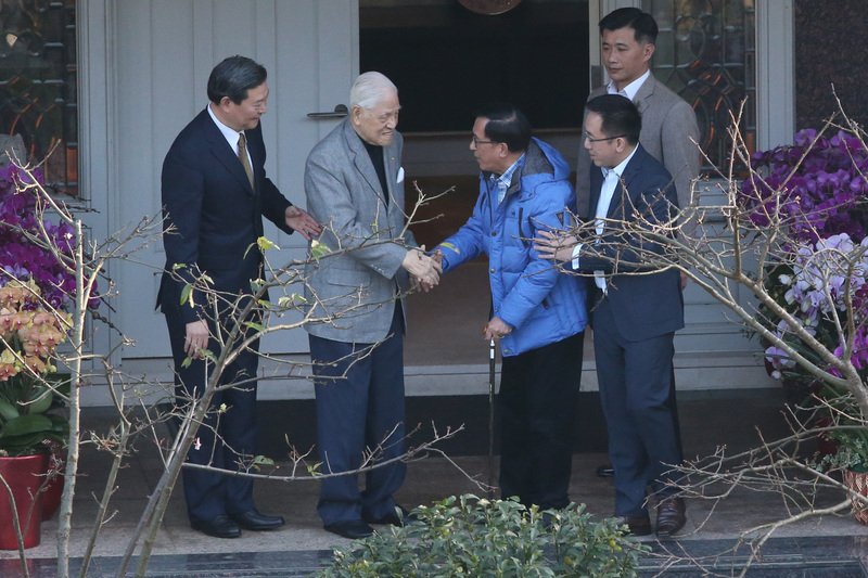 扁向李登輝祝壽 中監將評估是否違規