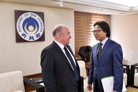 處理東德政權基金會見葉俊榮 交流轉型正義