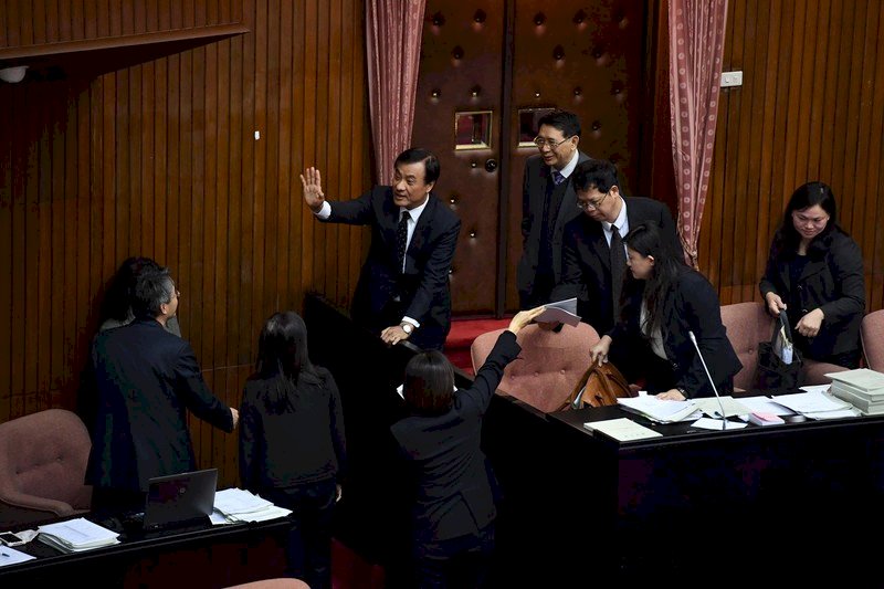 總預算表決戰下午登場 拚明日三讀