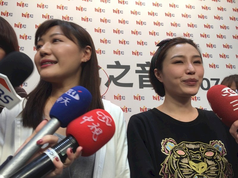 吳沛憶余筱萍同上廣播  笑聲不斷