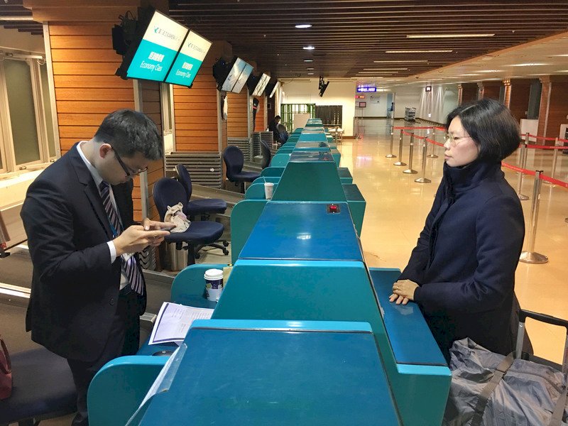 李凈瑜赴中登機被拒 人權團體譴責無人性