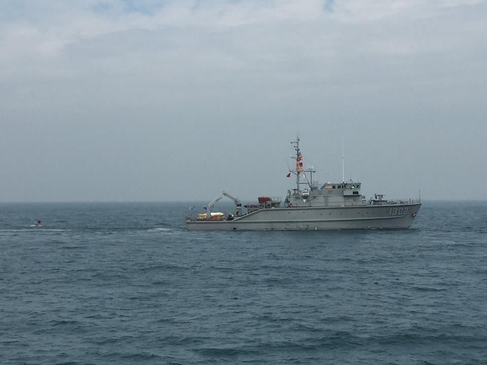 引爆海中水雷 海軍出動獵雷艦操演
