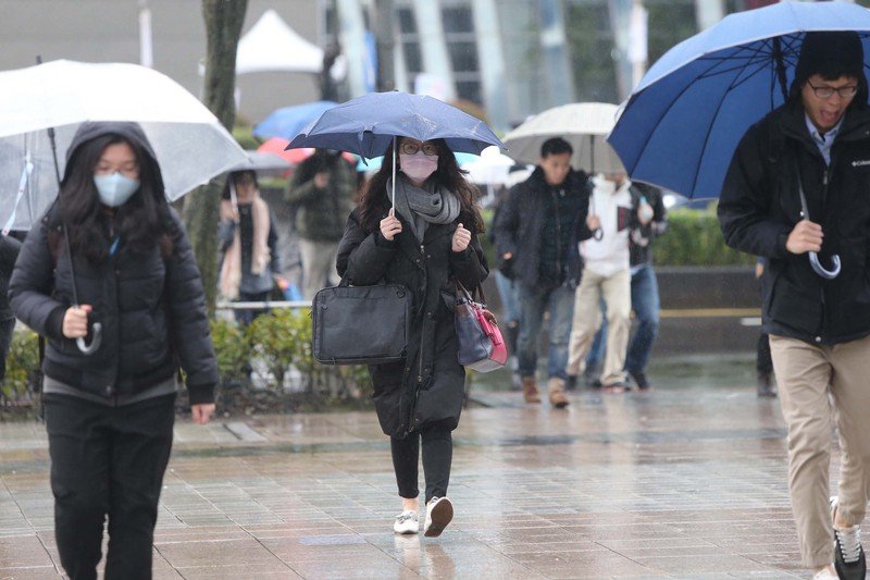 寒流減弱仍偏冷 雲系北移各地降雨多