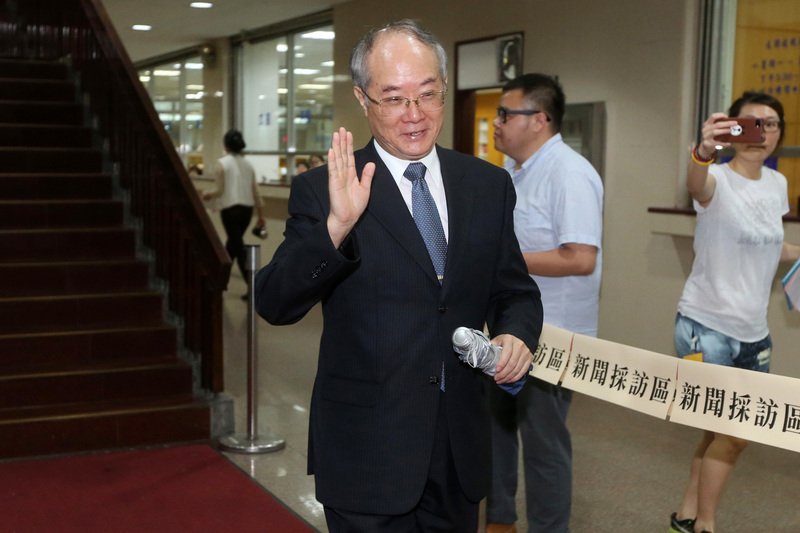 洩密求償 黃世銘二審改判賠柯建銘32.5萬