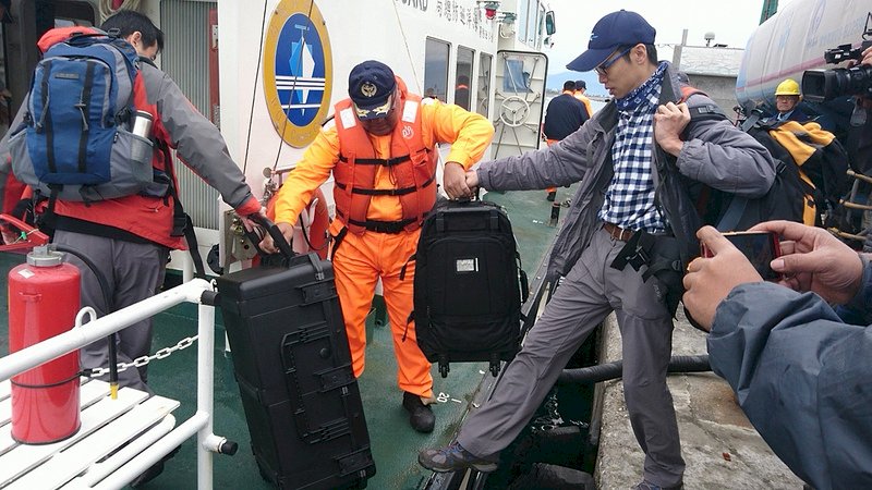 搜尋黑鷹 風浪大暫無法判讀發報器聲音