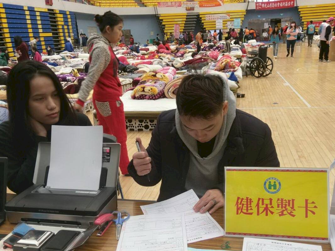 健保設行動櫃台 為災民免費補卡