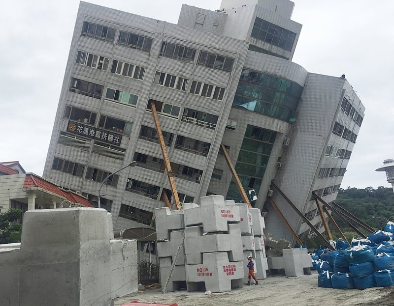 雲翠沒腹地施工難 花蓮縣府擬下午開拆